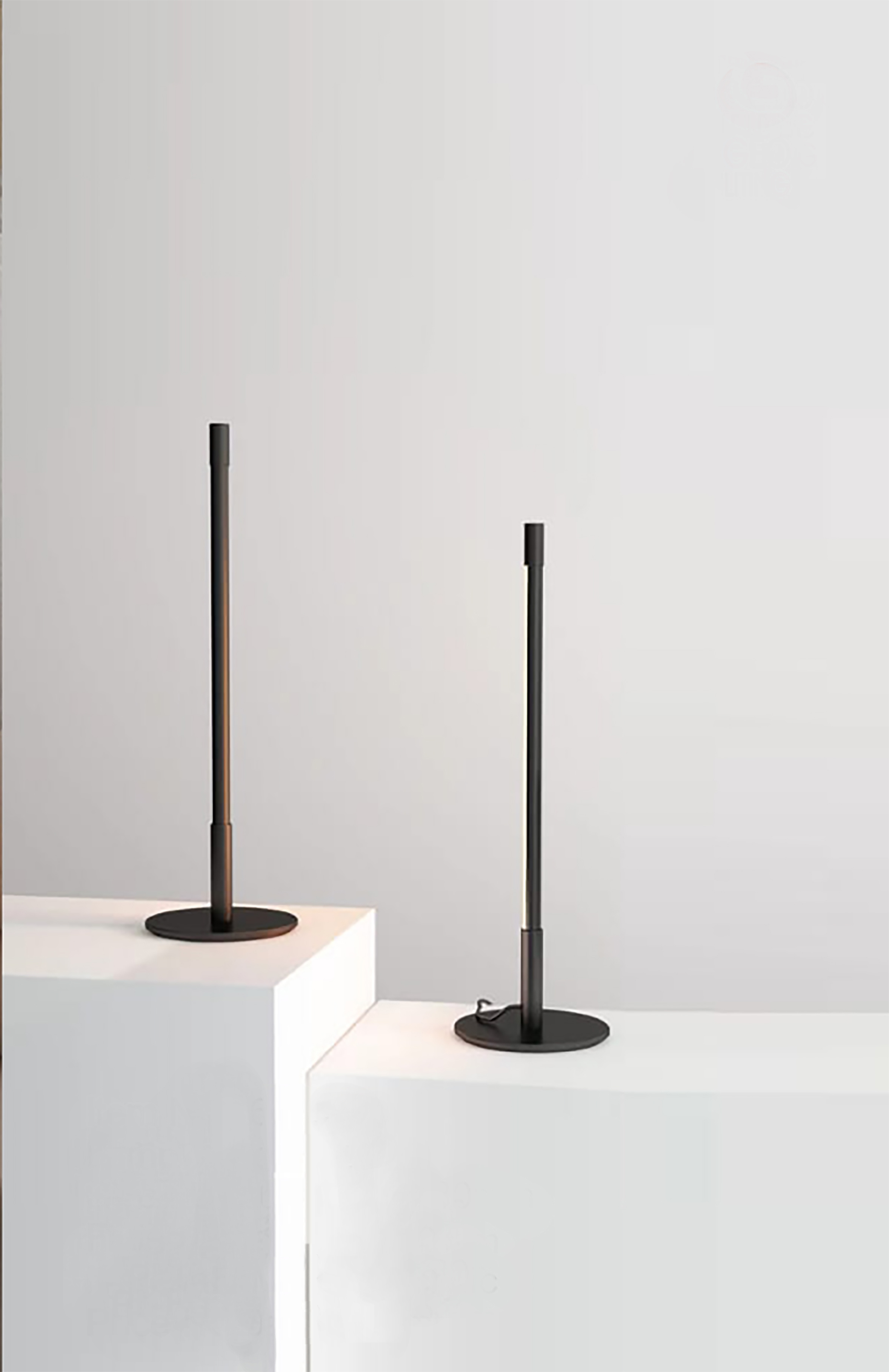 ONE BEAM DESK LAMP